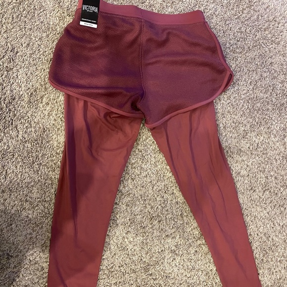 Victoria's Secret Pants - BRAND NEW Victoria Secret VS Sport crop legging